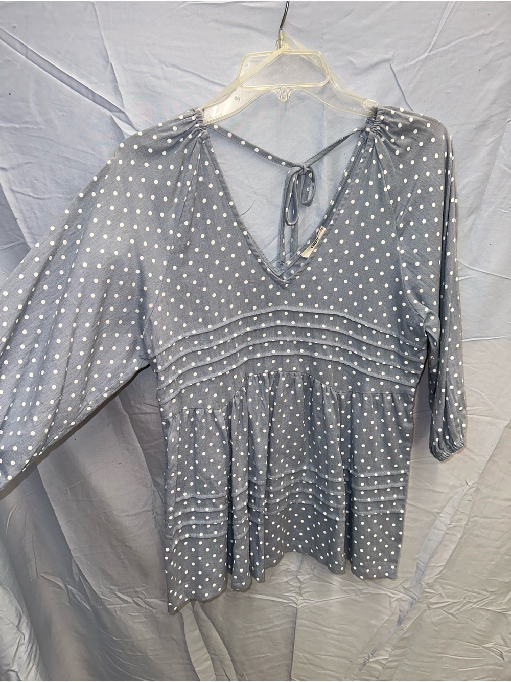 entro Gray Polka Dot V-Neck Peplum Blouse